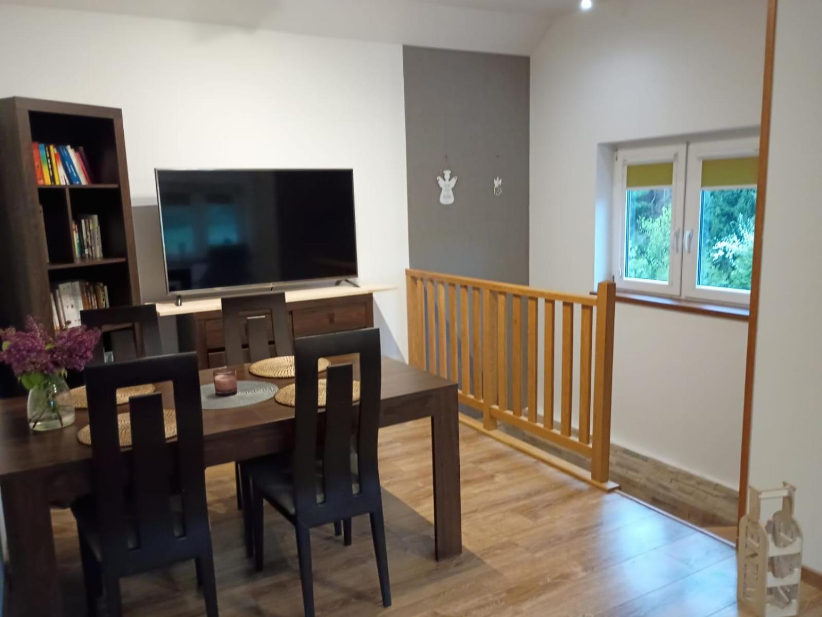 Apartament Pod Lasem Tenczynek Екстер'єр фото
